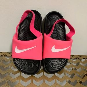 Toddler girl Nike sandals with strap
